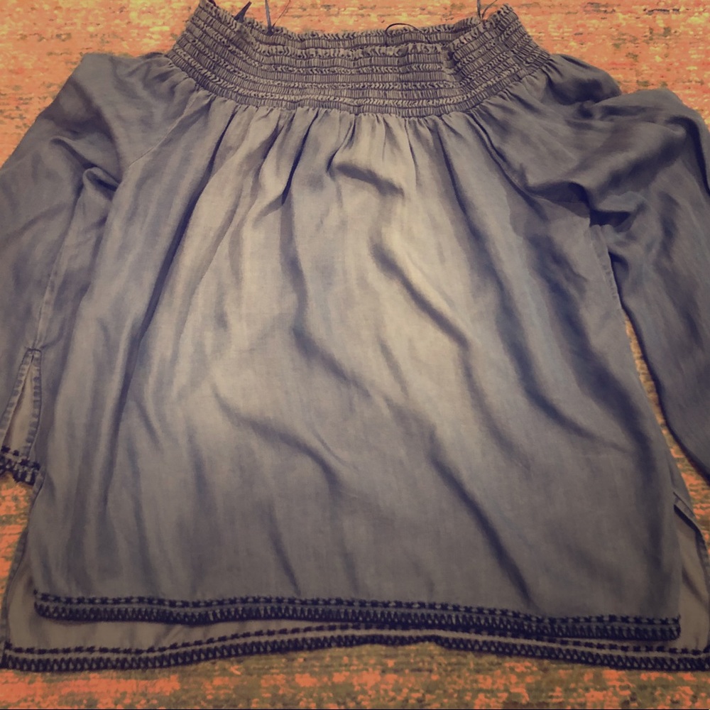 Off the shoulder flowy chambray top